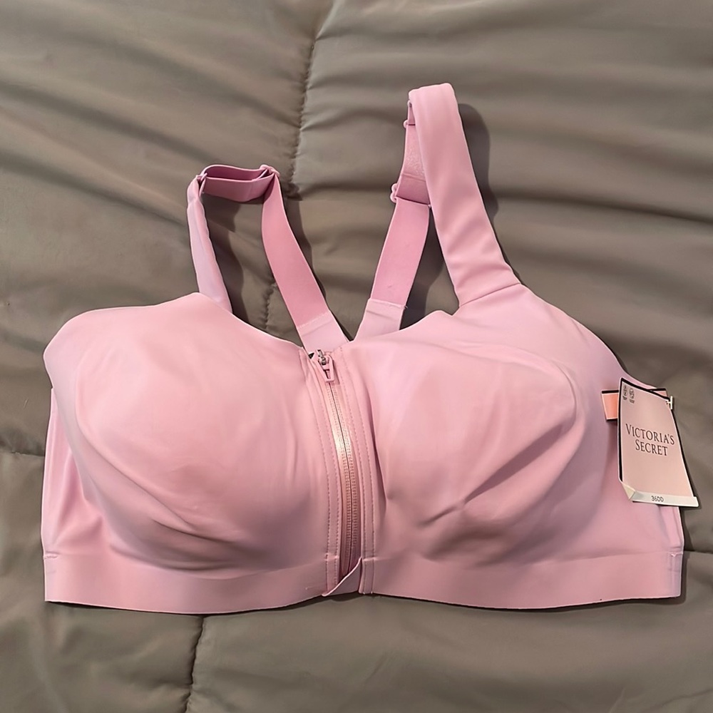 NWT Victoria’s Secret Knockout Sports Bra
